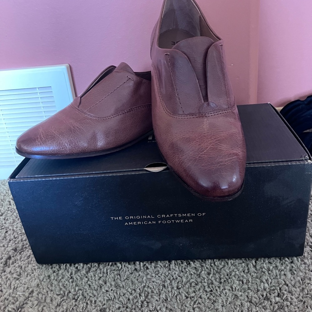 Women’s Frye Terri slip on loafer NIB - size 8.5